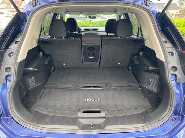 Used 2017 Blue Nissan SV image 6