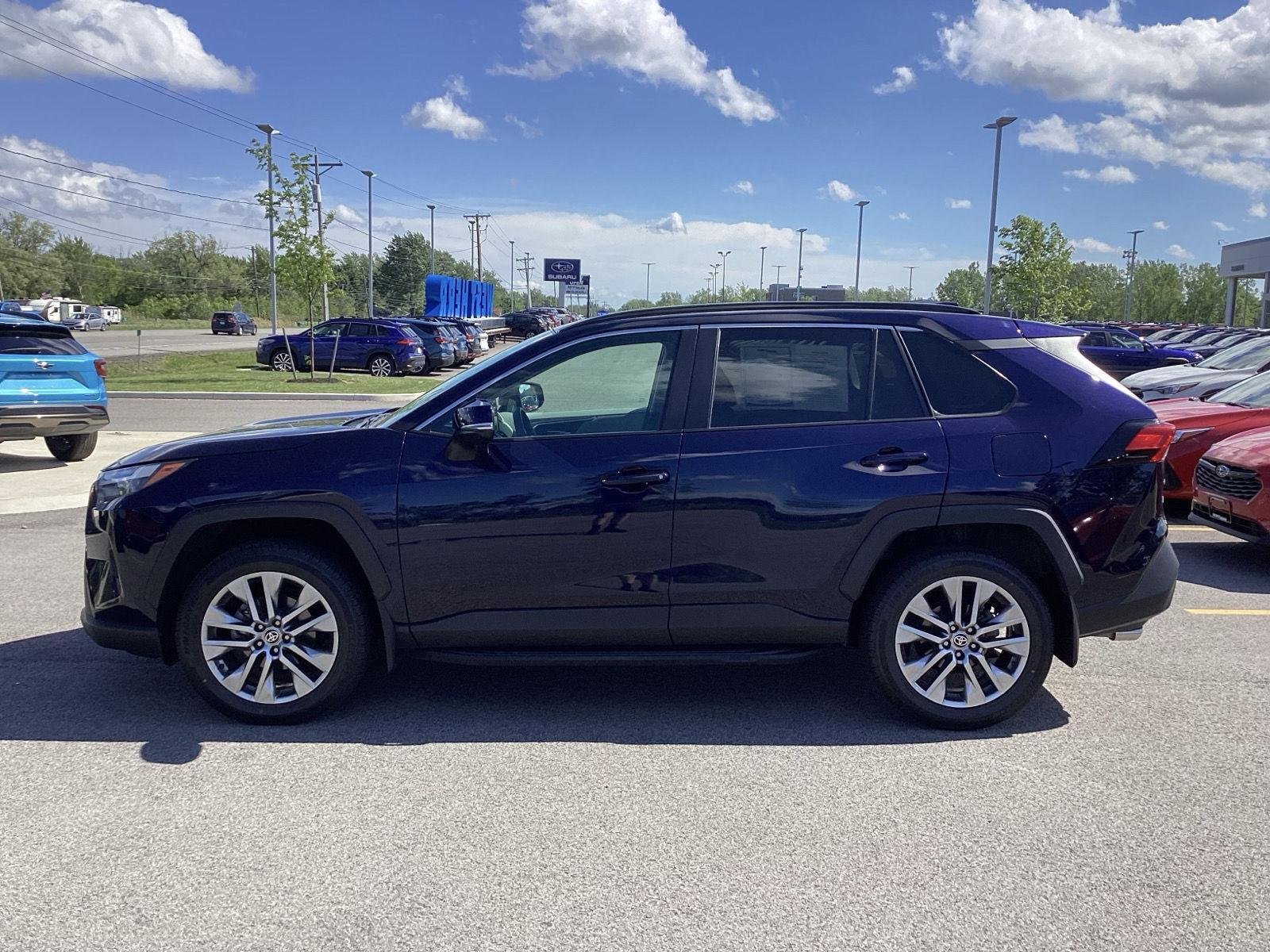 Used 2023 Blueprint Toyota XLE Premium image 4