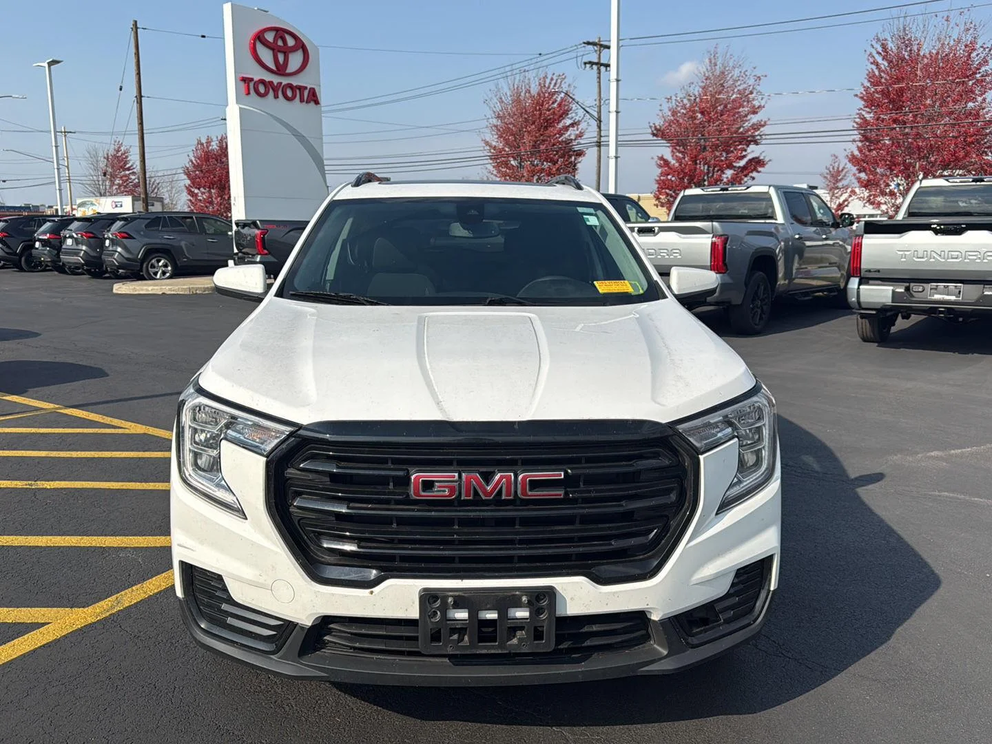 Used 2022 Summit White GMC SLE image 8