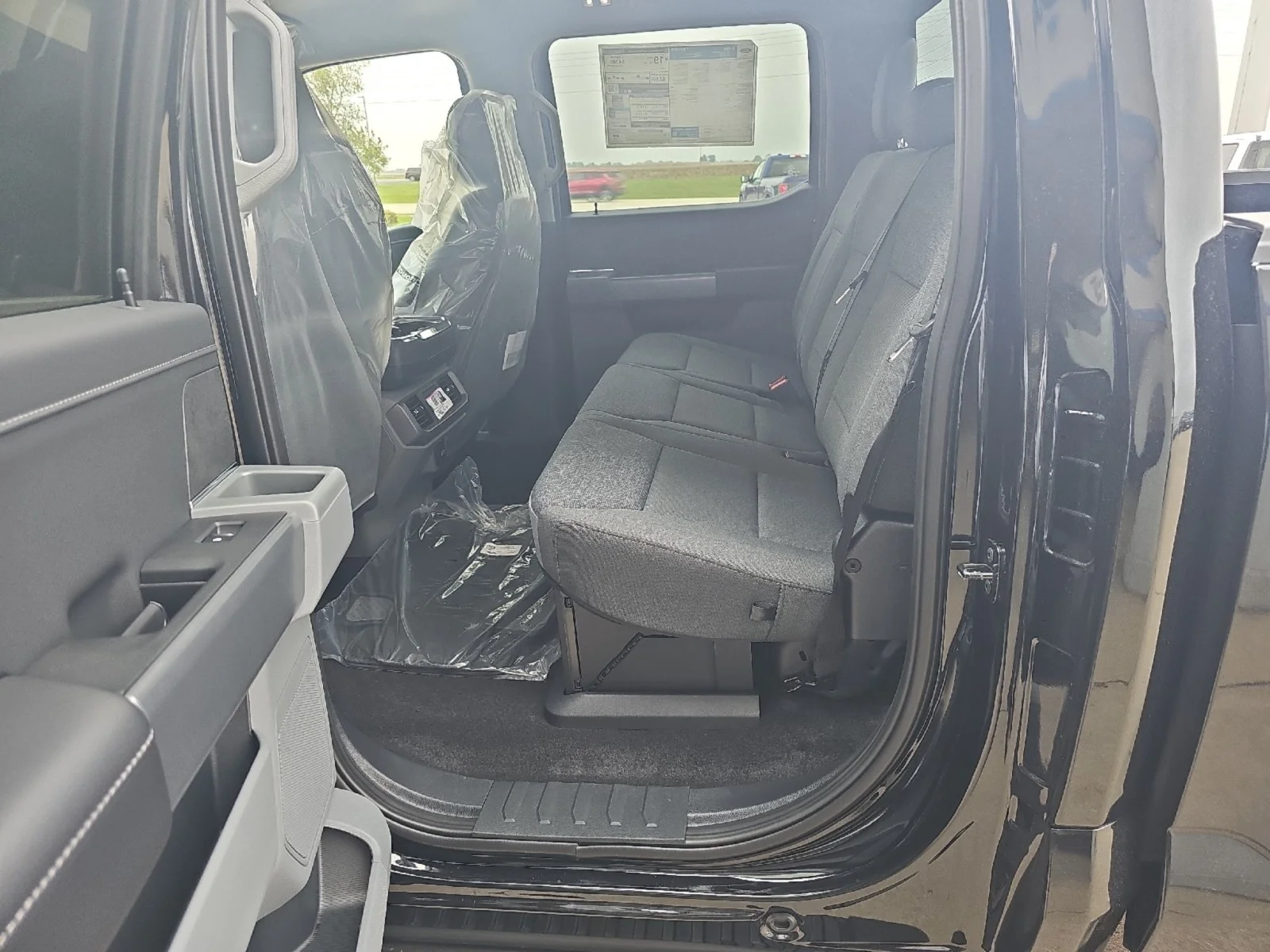 New 2026 Agate Black Metallic Ford XLT image 16
