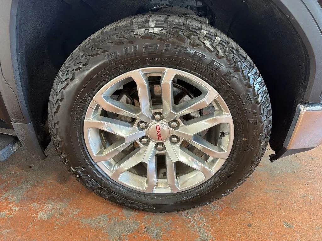 Used 2019 Black GMC SLT image 10