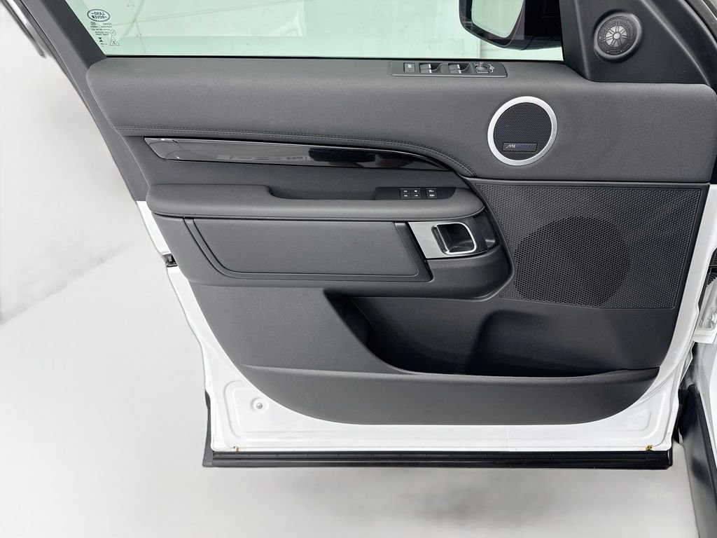 Certified Used 2025 Fuji White Land Rover S image 23