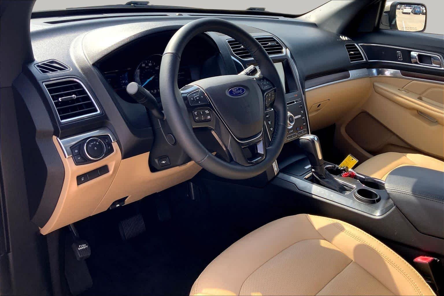 Used 2017 White Gold Metallic Ford Limited image 14