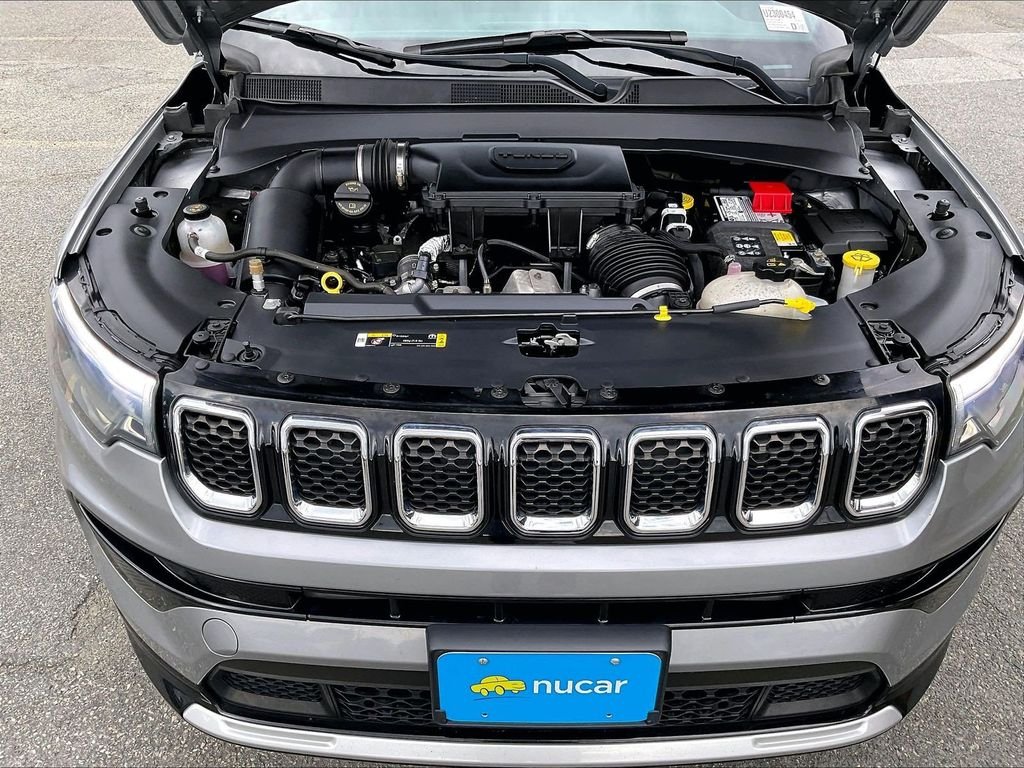 Used 2023 Silver Jeep Limited image 30