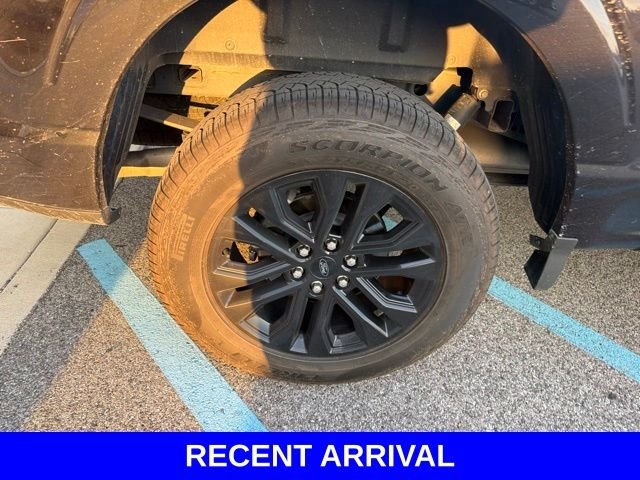 Used 2025 Black Ford XLT image 6