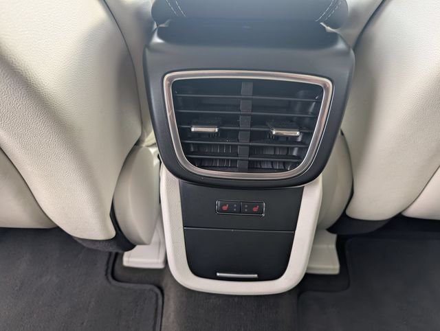Used 2019 White Lincoln Black Label image 19