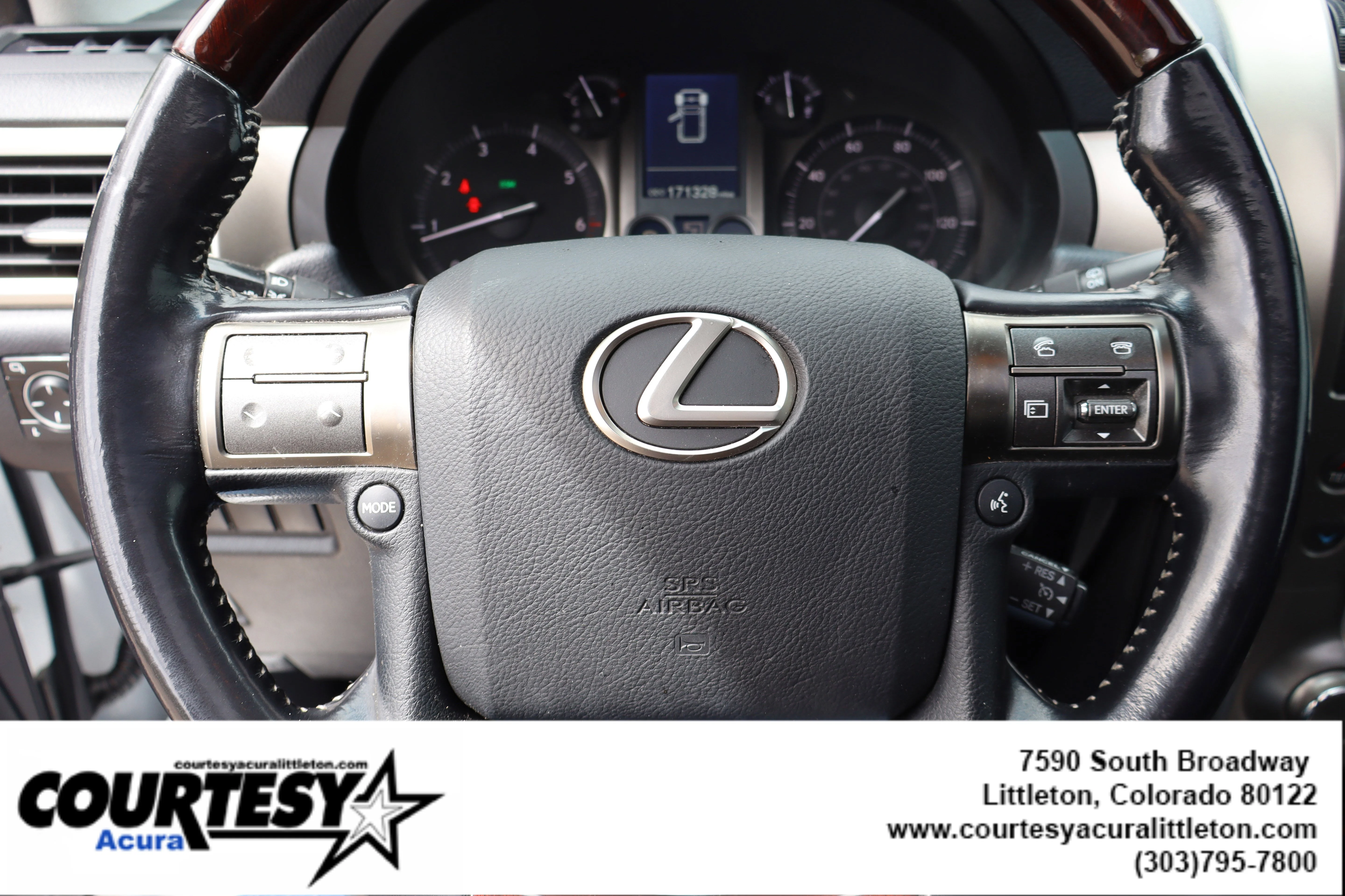 Used 2016  Lexus  image 10