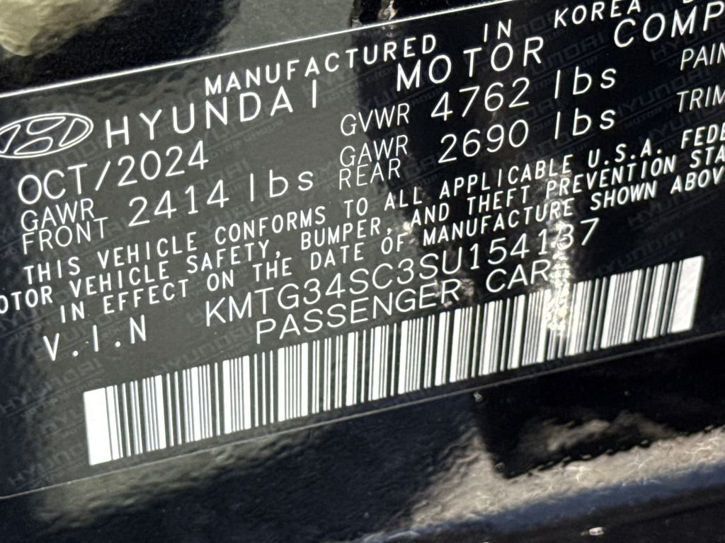 Used 2025 Black Genesis 2.5T image 33