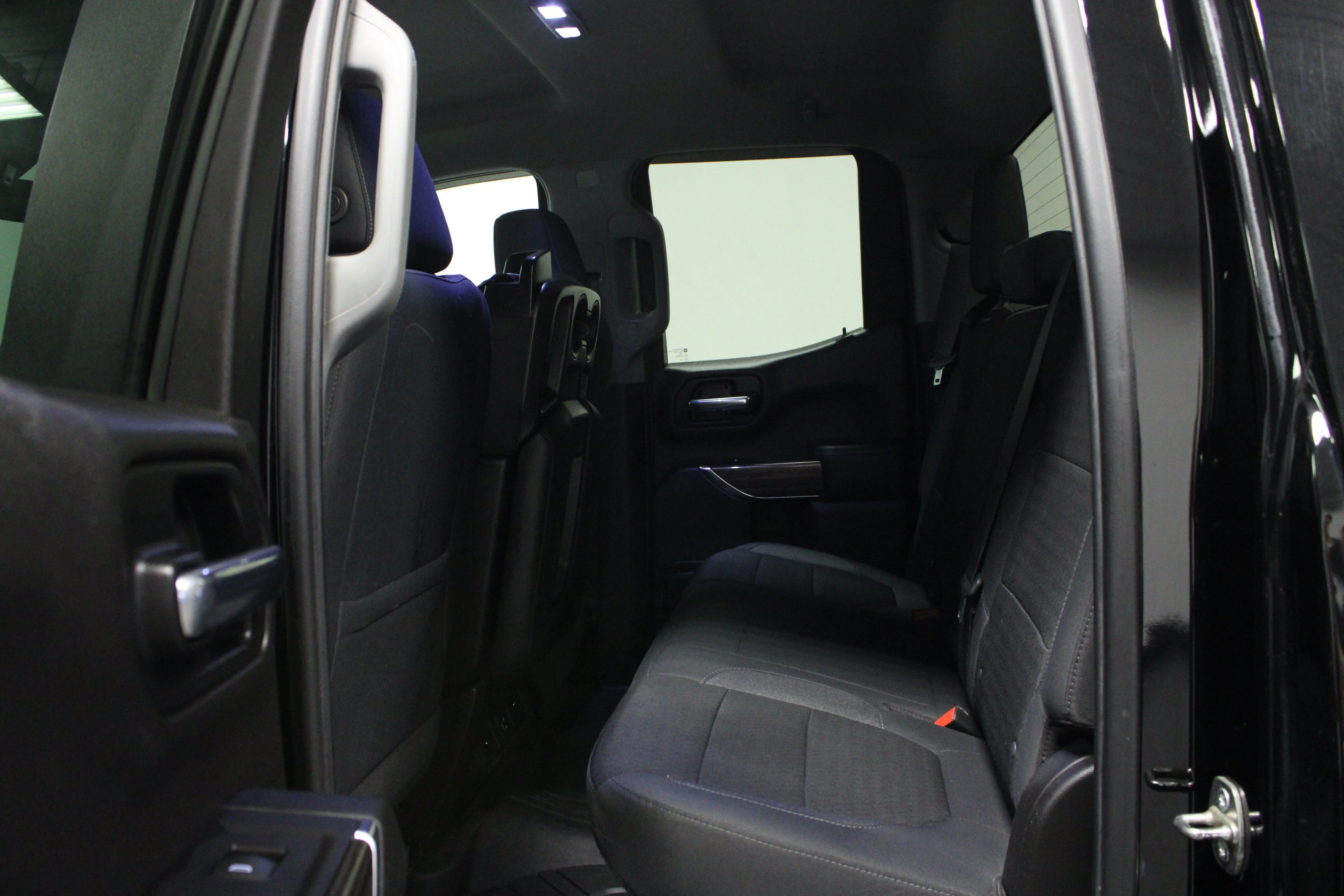Used 2019 BLACK Chevrolet RST image 12