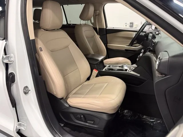 Used 2021 White Ford Limited image 43