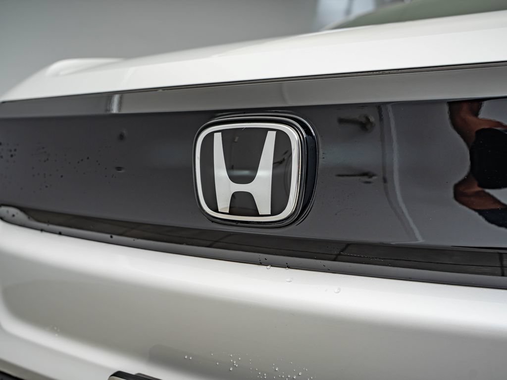 Used 2024 Snowfall Pearl Honda EX image 12