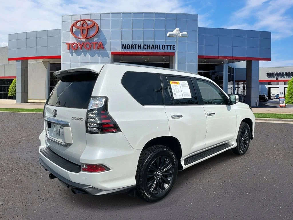 Used 2023 White Lexus 460 image 8