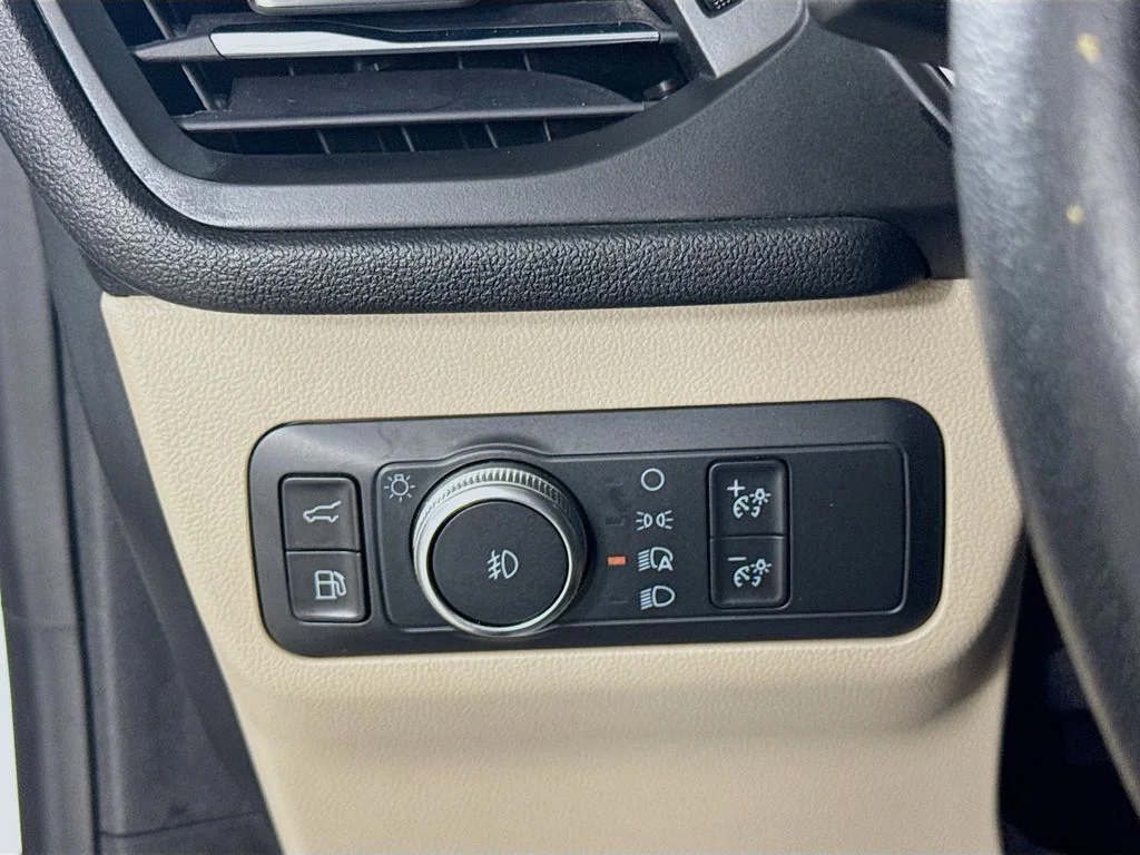 Used 2020 White Metallic Ford Titanium image 11