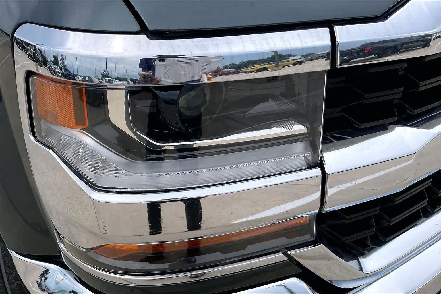 Used 2018 Graphite Metallic Chevrolet LT image 26