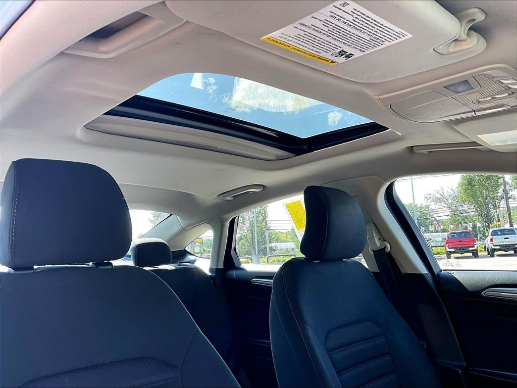 Used 2019 White Ford SE image 22
