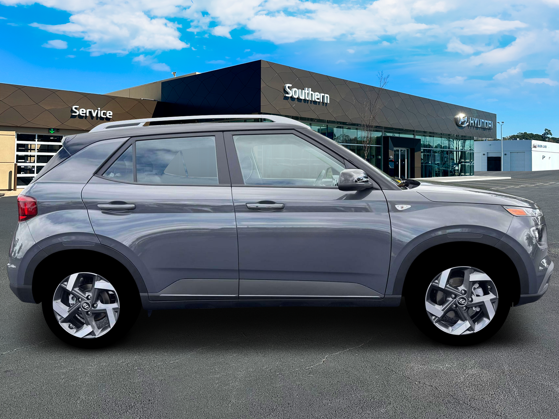 New 2026 Gray Hyundai SEL w/Two-Tone Roof image 9