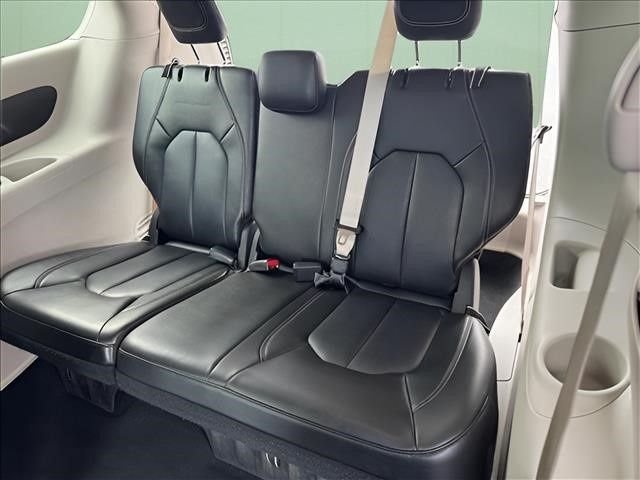 Used 2023 Black Chrysler Touring L image 12