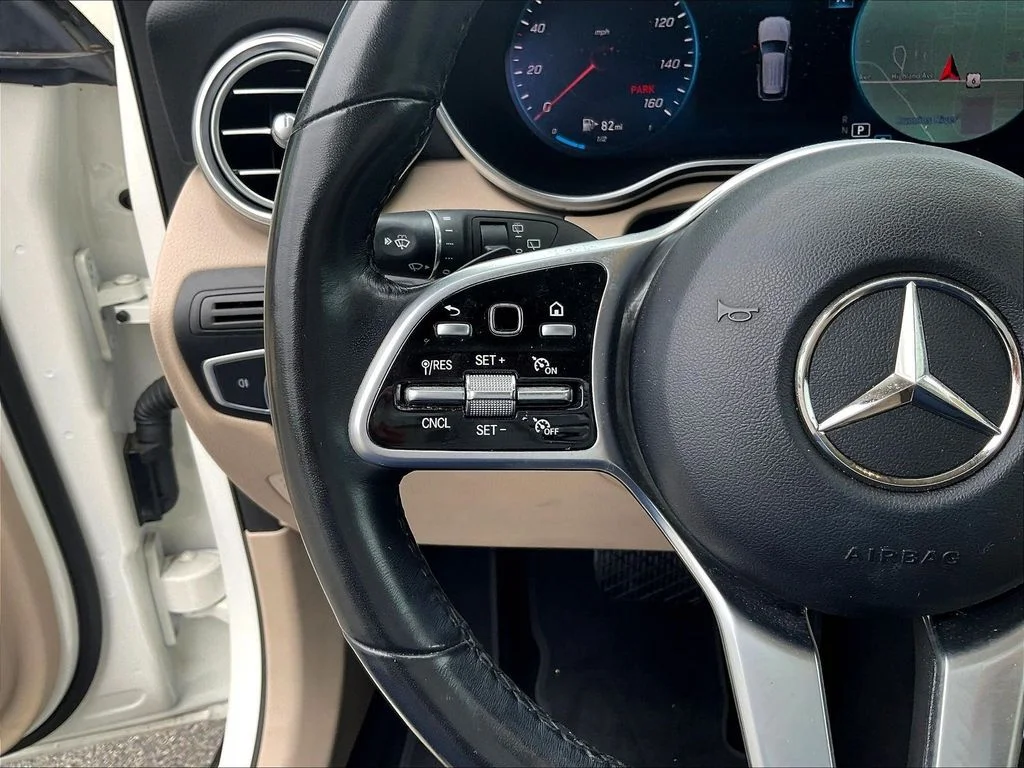 Used 2022 White Mercedes-Benz GLC 300 image 12