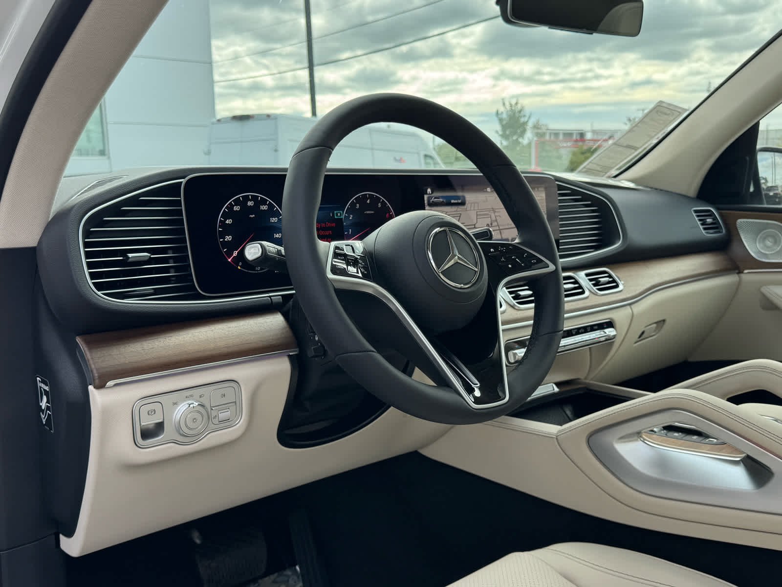 New 2026 Polar White Mercedes-Benz GLE 450 image 17