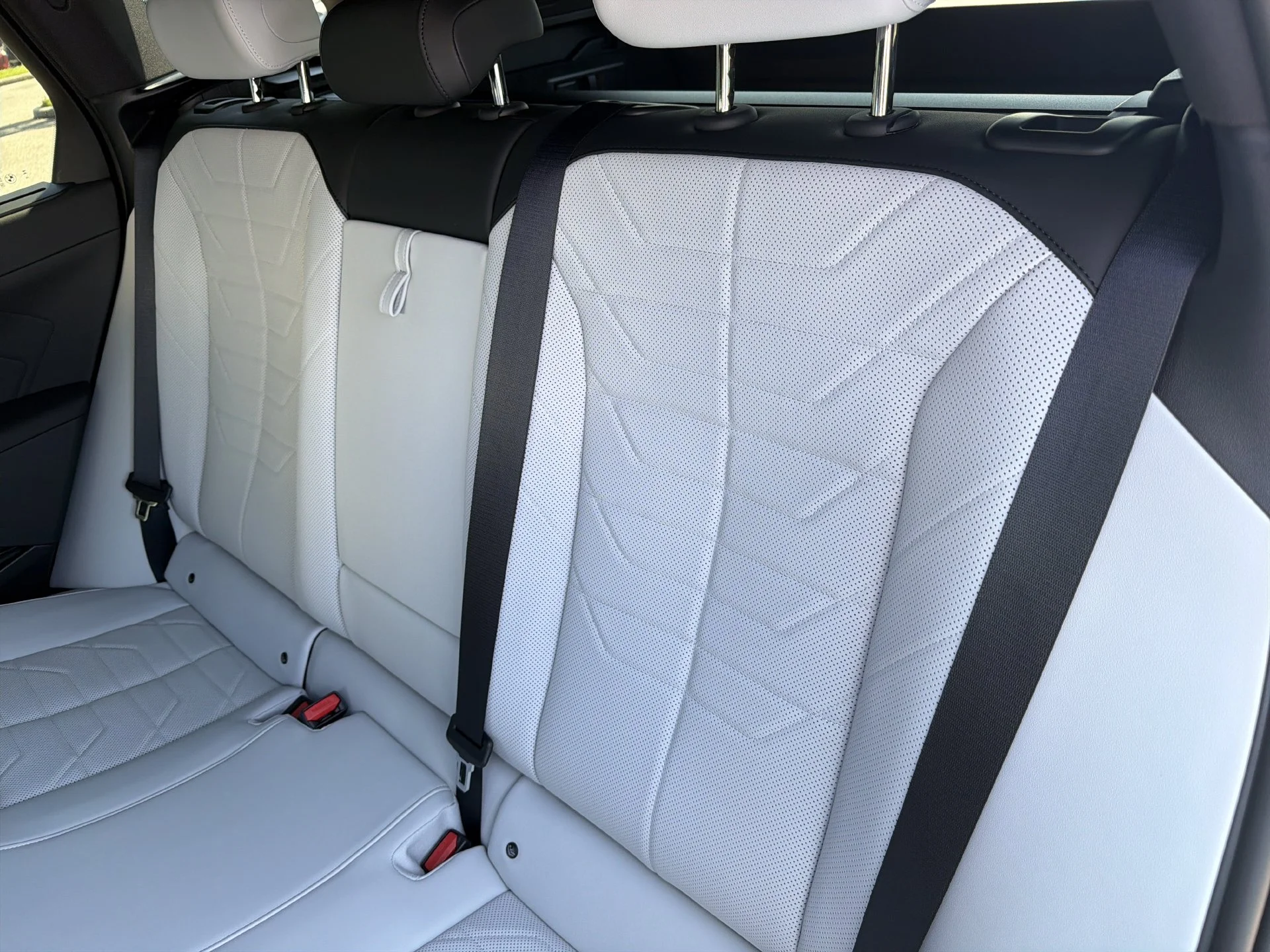 New 2027 Dravit Grey Metallic BMW  image 21