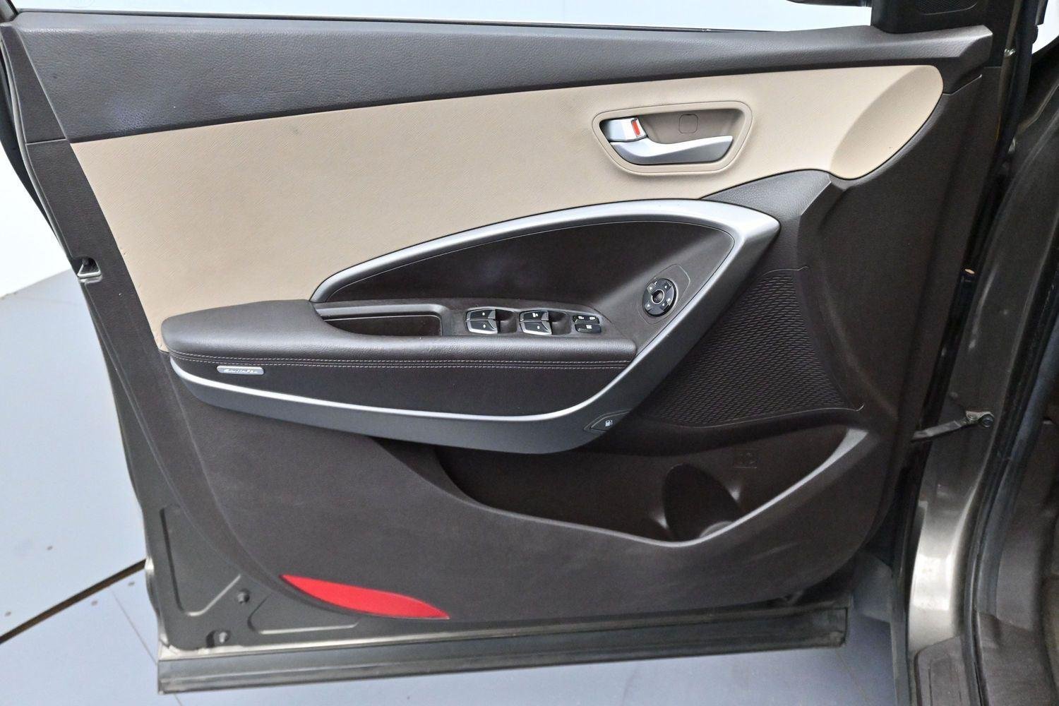 Used 2013 Cabo Bronze Hyundai Sport image 10