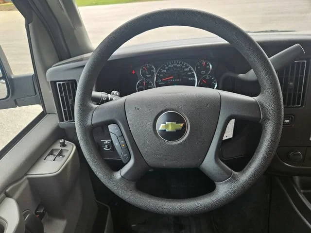 Used 2025 Summit White Chevrolet WT image 14