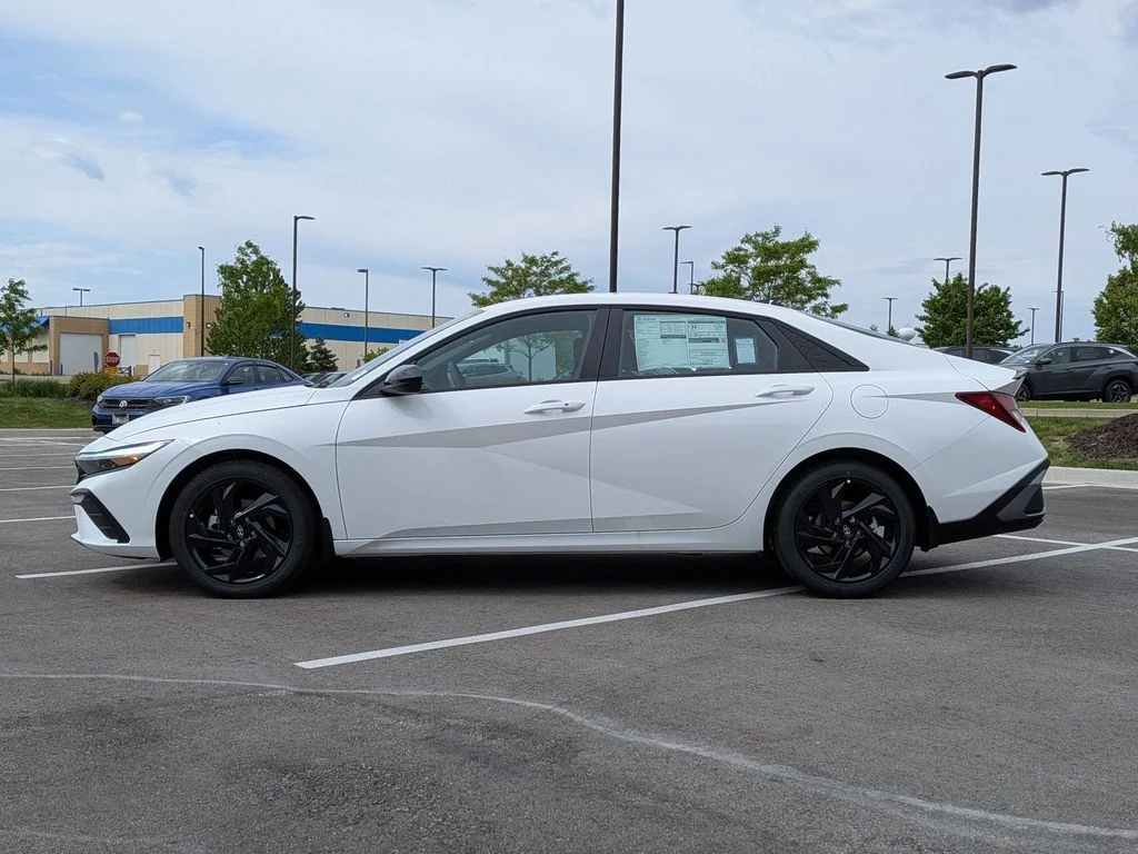 New 2026 White Hyundai SEL Sport image 4
