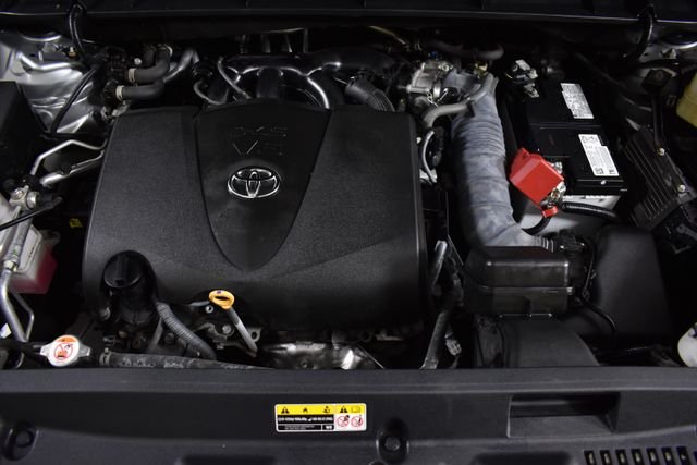 2022 Toyota Highlander LE - Photo 21