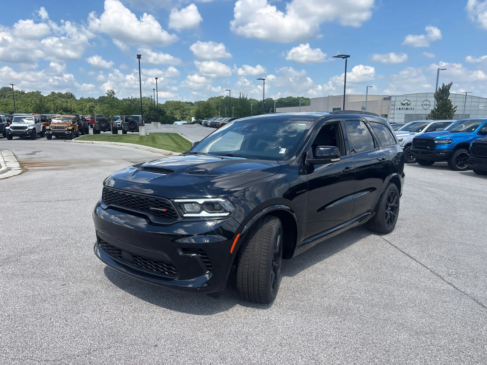 New 2026 Diamond Black Clear-Coat Exterior Paint Dodge GT Plus HEMI V8 image 5