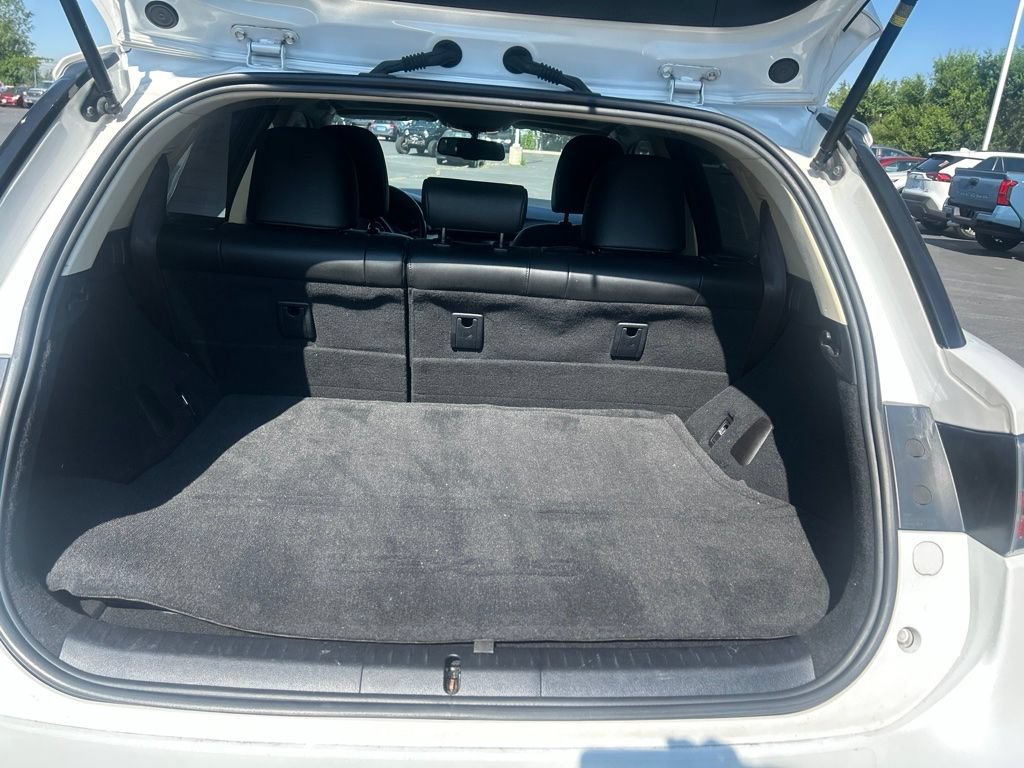Used 2015 White Lexus 200h image 16