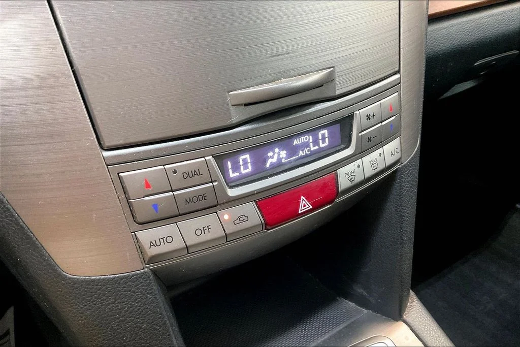 Used 2014 Twilight Blue Subaru 2.5i image 17
