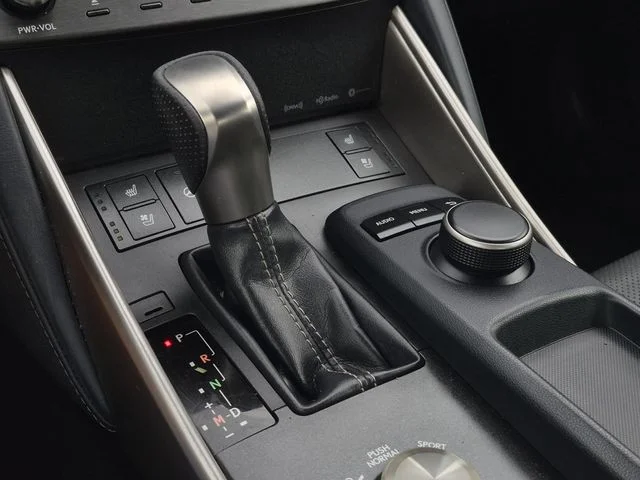 Used 2020 Ultra White Lexus 300 image 26