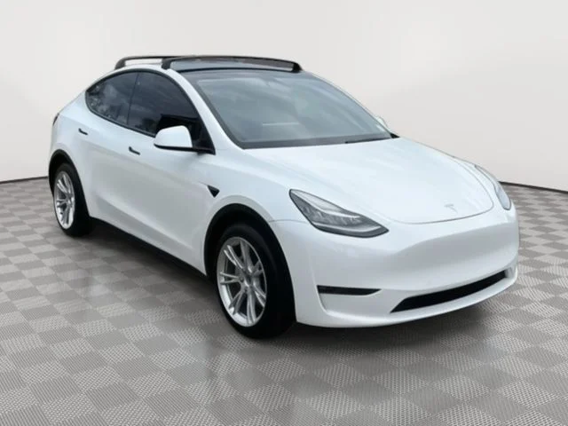 Used 2020 White Tesla Long Range image 4