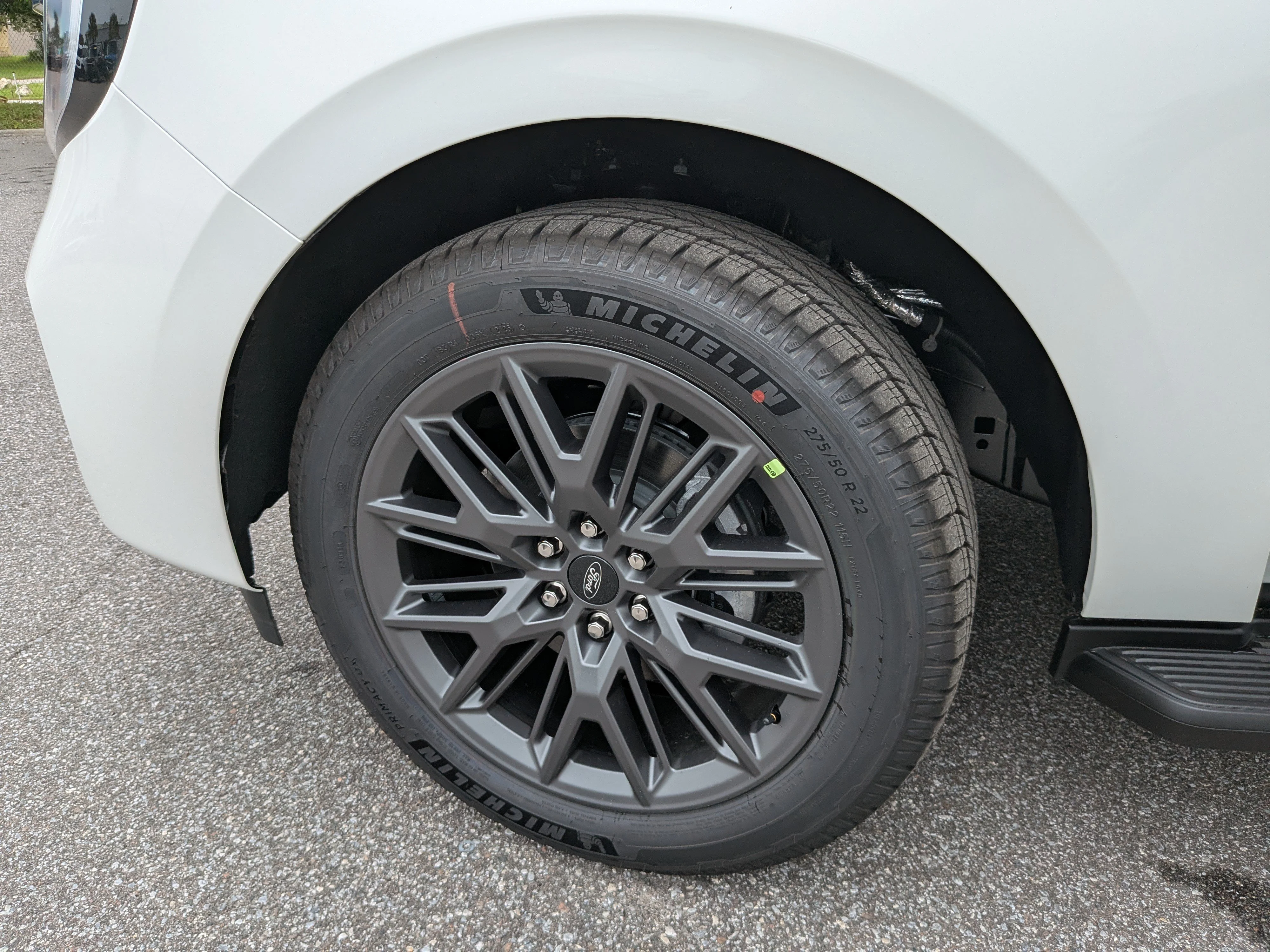 New 2027 Star White Metallic Tri-Coat Ford Platinum image 31