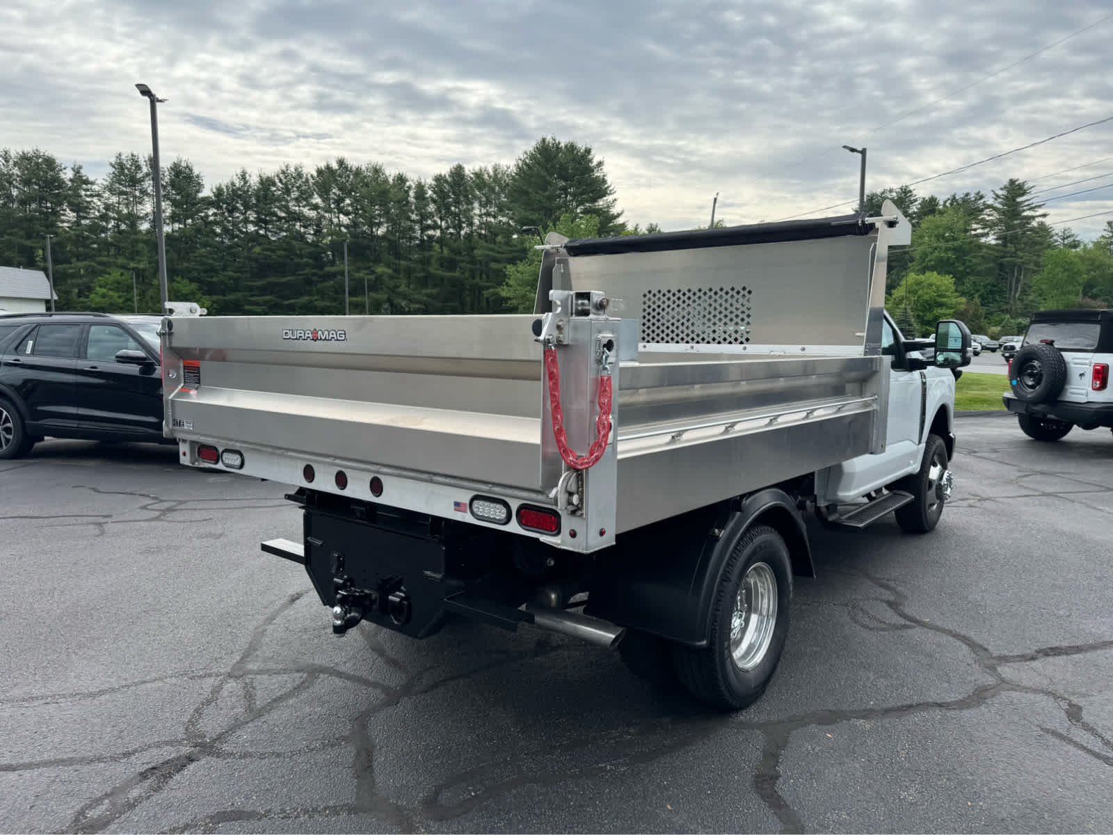 New 2026 Oxford White Ford XL image 6