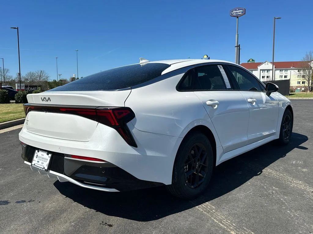 New 2026 White Kia LXS image 7