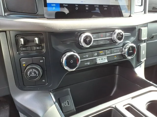 New 2026 Carbonized Gray Metallic Ford XLT image 38