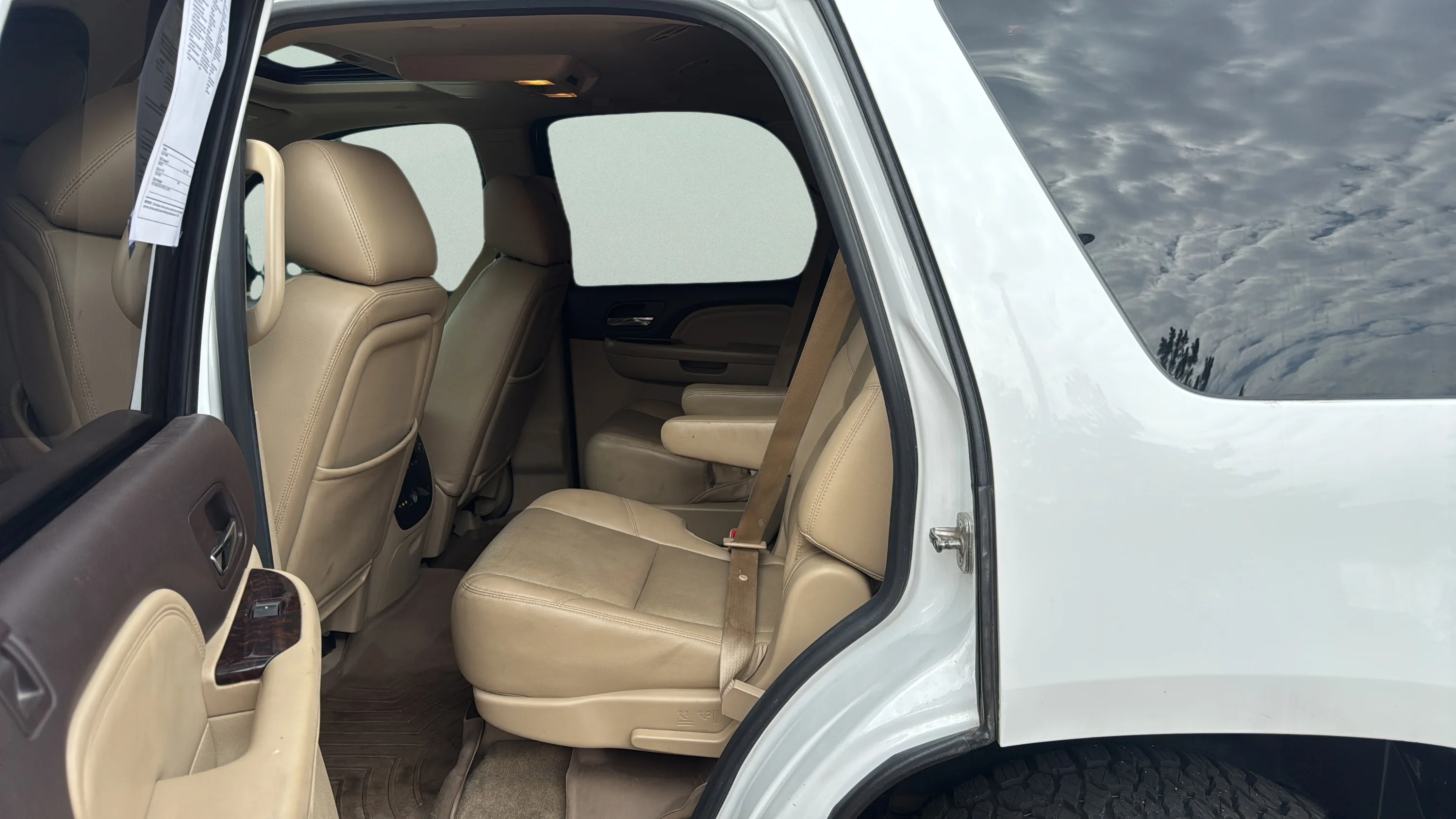 Used 2013 White Gmc DENALI image 12