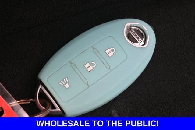 Used 2014 Silver Nissan SV image 36