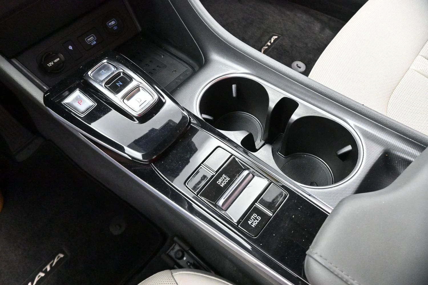 Used 2020  Hyundai SEL image 27