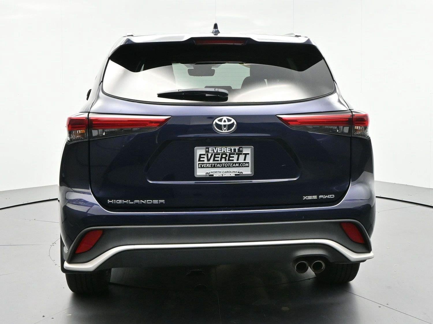 Used 2023 Blue Toyota L image 6