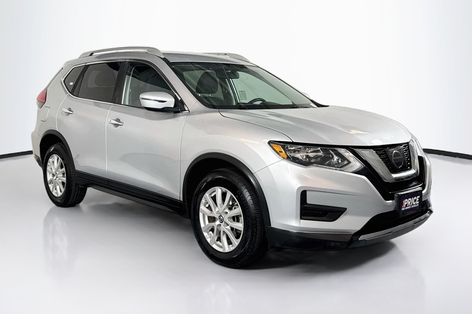 Used 2017 Brilliant Silver Nissan SV image 3