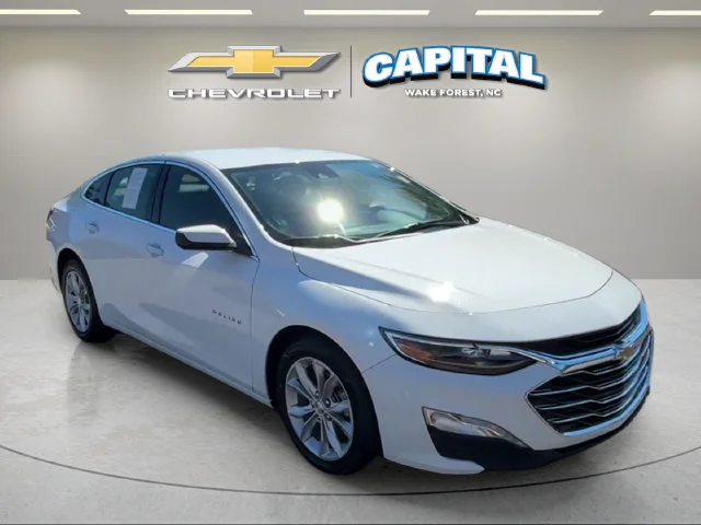 Used 2025 White Chevrolet LT image 7