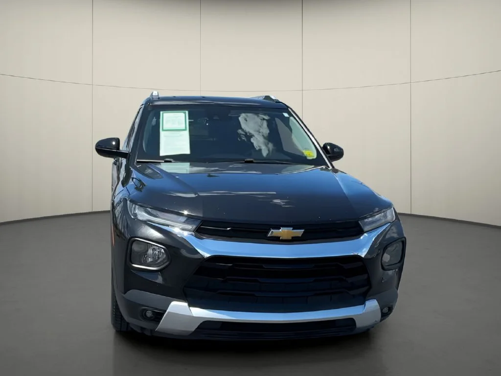 Used 2021 MOSAIC BLACK METALLIC Chevrolet LT image 2