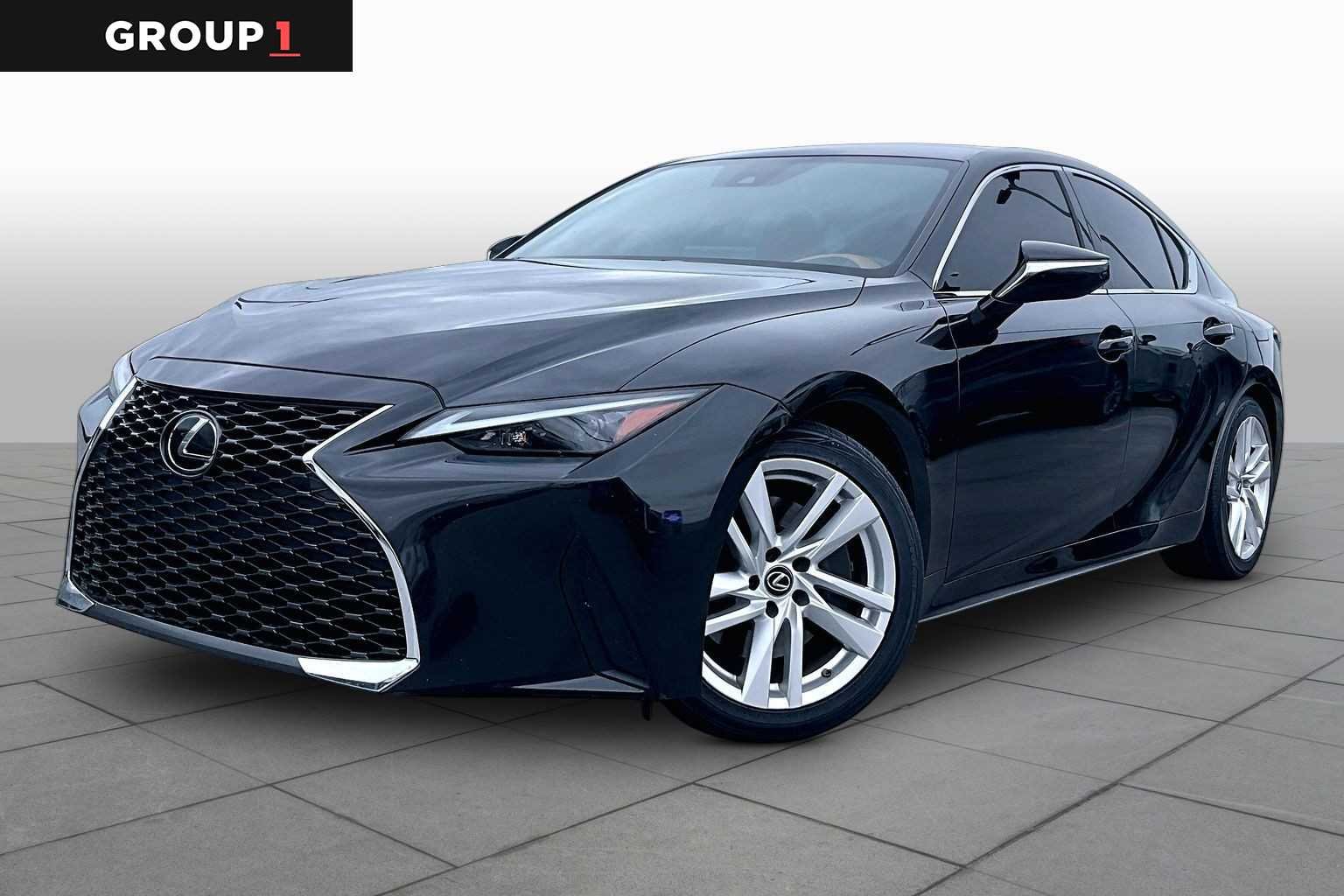 2022 Lexus IS