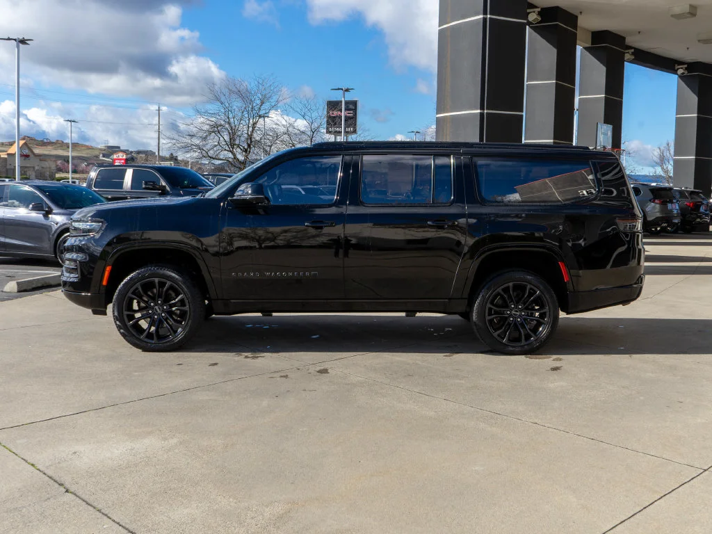 Used 2023 Black Jeep Series III image 4