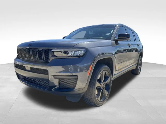 Used 2025 Gray Jeep Altitude X image 5