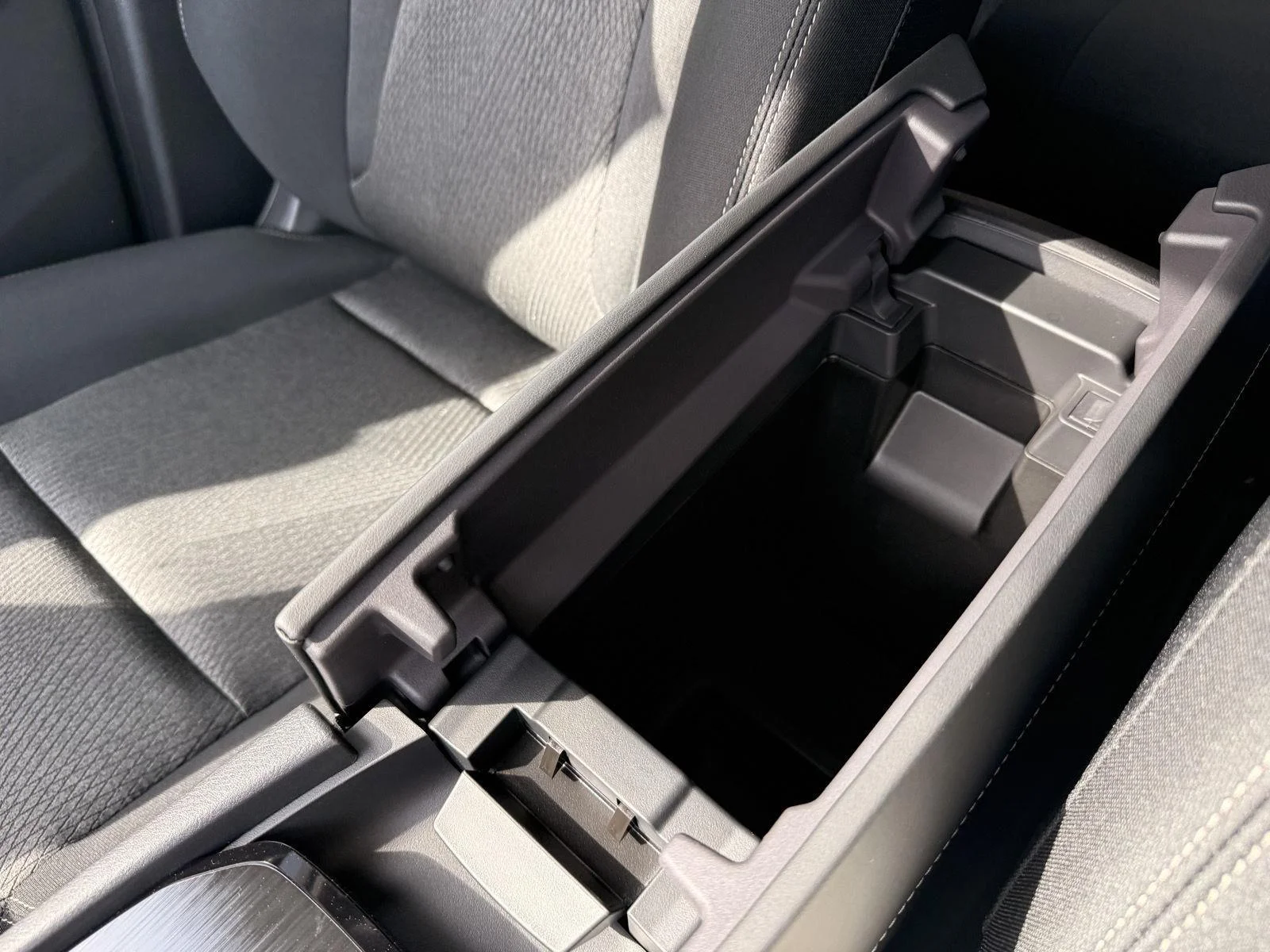 New 2026 Everest White Pearl Tricoat Nissan SV image 4