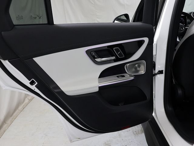 Certified Used 2026 Polar White Mercedes-Benz GLC 300 image 26
