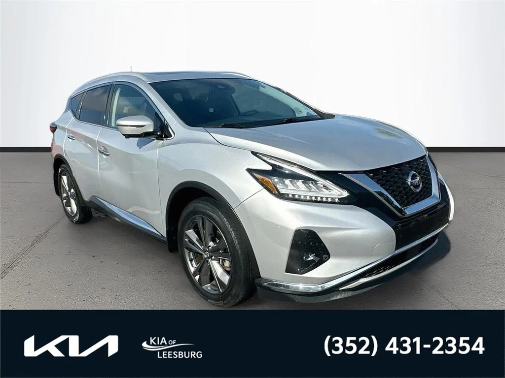 Used 2020 Silver Nissan Platinum image 1